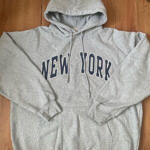 Brandy Melville New York hoodie 🚕